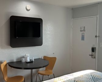 Motel 6 Dallas Tx - St. Augustine / Hwy 175 - Dallas