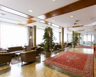 Air Palace Hotel - Leinì - Salónek