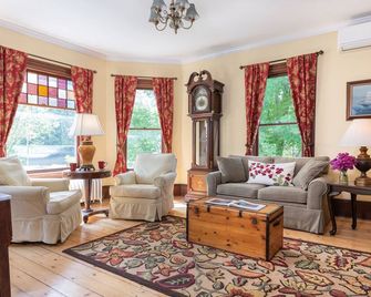 Sinclair Inn Bed & Breakfast - Underhill - Sala de estar