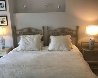 Spinneycross - Corsham - Bedroom
