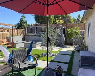 Hollywood Riviera Casa Pacifica “Coastal Gem” Pool - Torrance - Patio
