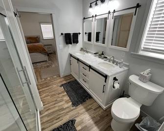 Beautiful Modern Lake House Along Lake Oahe. - Pierre