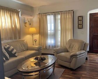 Elegant house near Lake Michigan & Lambeau Field - Two Rivers - Wohnzimmer