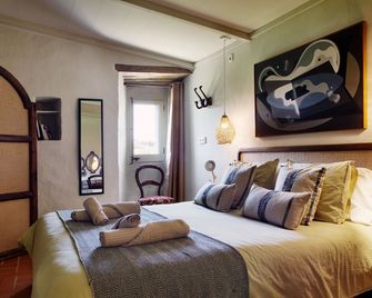 El Castell de Segueró - Beuda - Schlafzimmer