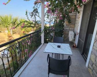 Datça Zeytinevleri Apart - Datça - Ban công