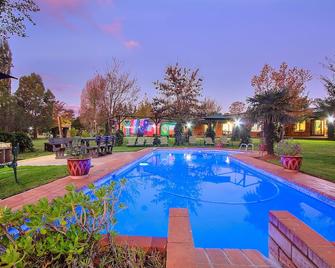Airport Bird & Game Lodge - Kempton Park - Pool