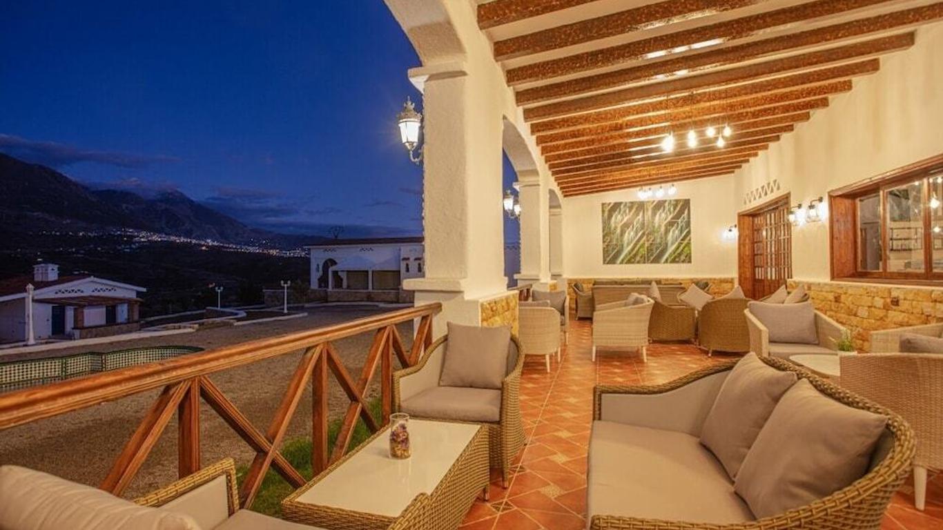 Resort Hotel El Cortijo & Spa