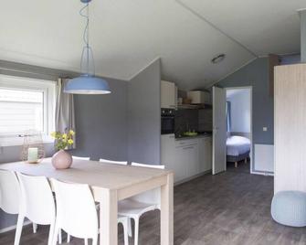 Strand49 Glamping Sint Maartenszee - Sint Maartensbrug - Comedor