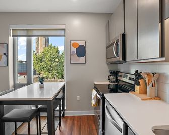 Cozysuites Marquee - 明尼阿波利斯 - 廚房