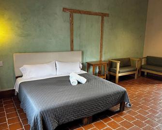 Posada Mubuji - Valle de Bravo - Schlafzimmer