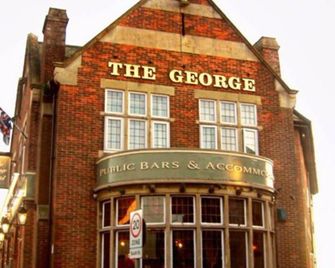 The George Inn - Braunton - Building