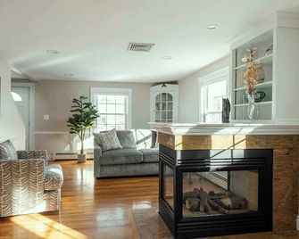 Stay at Beverly Shops - Beverly - Living room