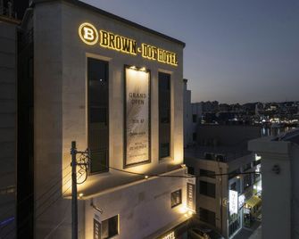 Tongyeong Hangnam Brown Dot - Tongyeong - Edificio