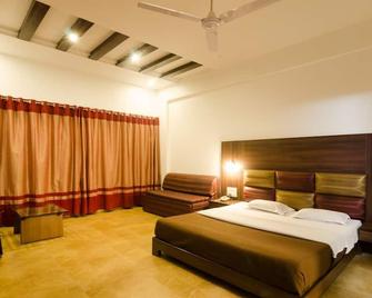 Hotel Dreamland - Mahabaleshwar - Bedroom