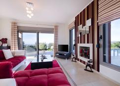 Private Luxury Villa With Swimming Pool - Vamos - Living room