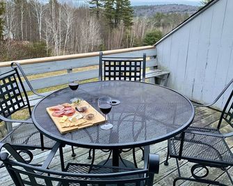 Tenney Mountain Condo - Psu, Skiing, Lake, Hiking Trails Nearby! - Plymouth - Balkon