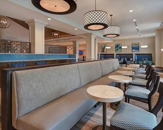 Your Home in Sunshine State! Pet-friendly, Kitchenette, Swimming Pool! - Winter Garden - Restaurant