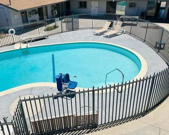 Lanai Motel - Alhambra - Piscine