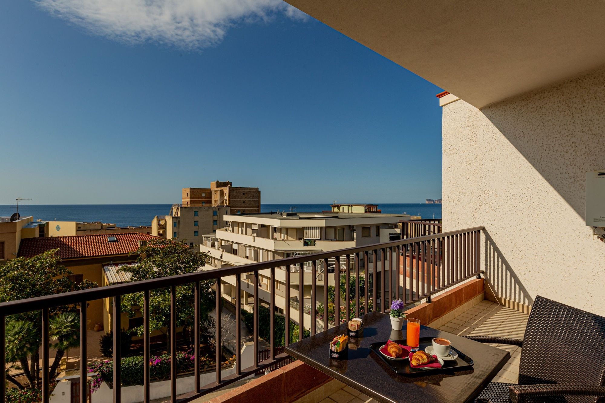 Hotel Villa Piras - אלגרו - מרפסת