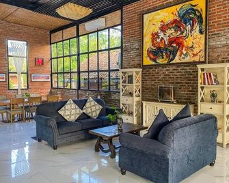 Dkaliurang Resort - Yogyakarta - Recepción