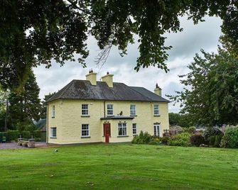 Striking Tipperary Farmhouse - Thurles - Edificio