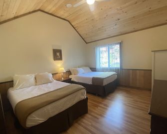 Boulders Resort - Lake George