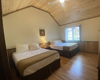 Boulders Resort - Lake George