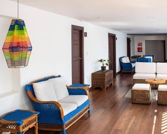 Casa de Balcones - Garzón - Вітальня