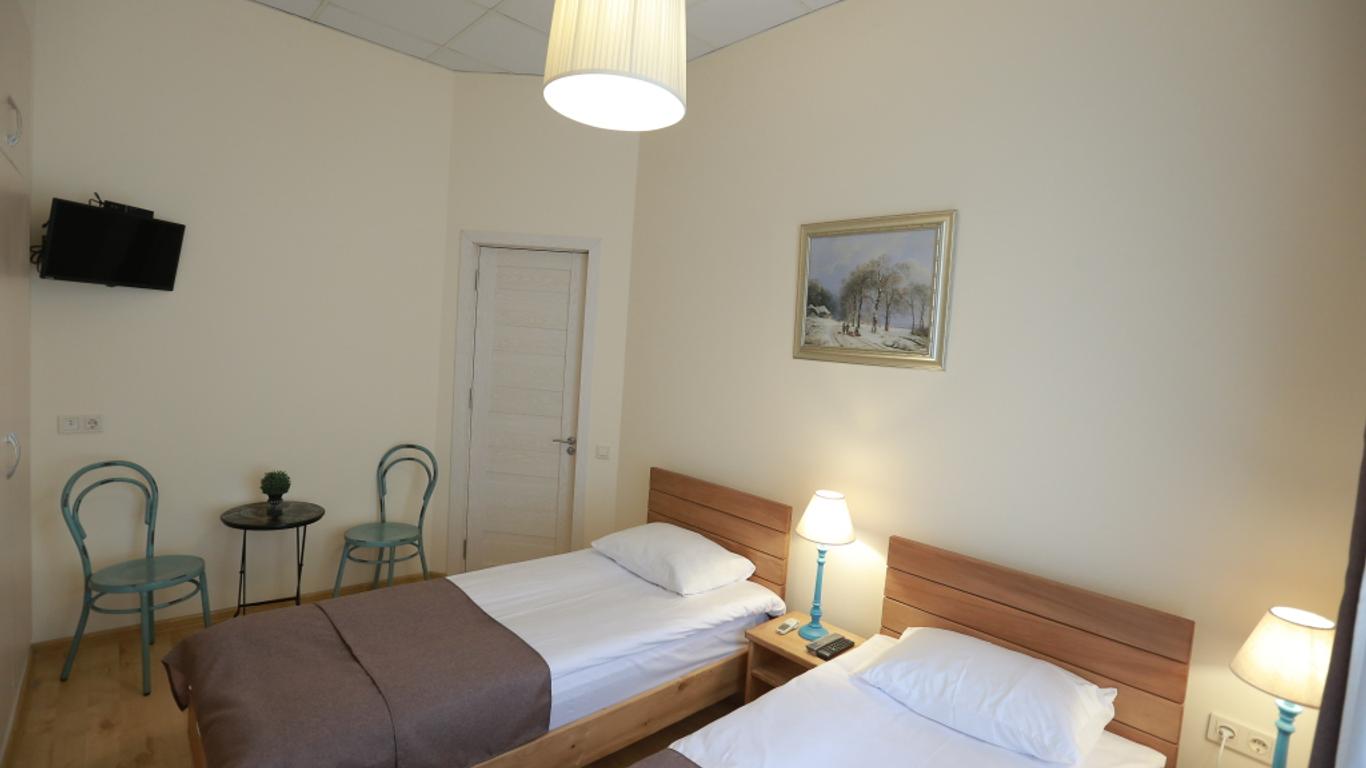 Midtown Hostel