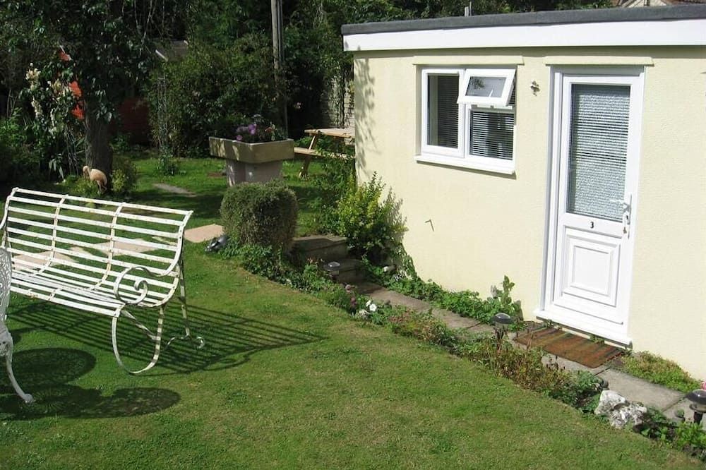 Hillside Self Catering - Salisbury - Patio