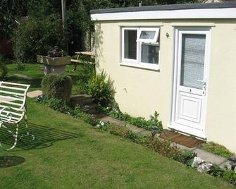 Hillside Self Catering - Salisbury - Patio