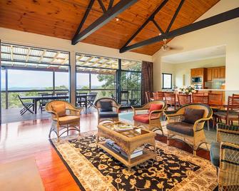 Brumby's Run Lodge At Banjos Bushland Retreat - Couples, Families & Large Groups - Vacy - Sala de estar