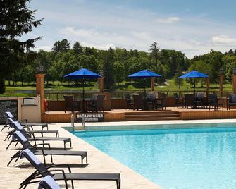 Pinestone Resort & Conference Centre - Haliburton - Pool