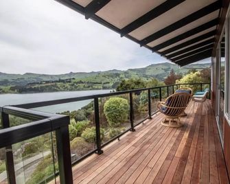 Kingfisher's Perch - Takamatua Holiday Home - Akaroa - Balcone