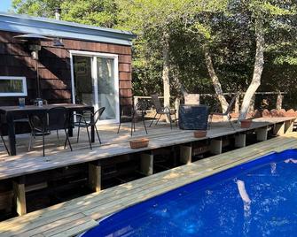 Private 3BR 3BA Fire Island Cottage w/pool 4 min to harborl - Fire Island Pines - Pool