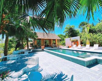 Rose Villas & Resort Ba Vi - Hanoi - Piscina