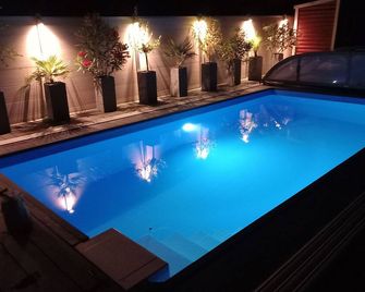 Ferienwohnung an der Singold - Kaufering - Piscina