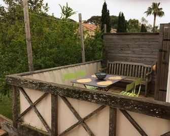 Appartement à 100 m du village de porquerolles - הייר - מרפסת