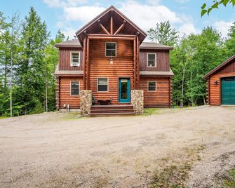 Hot Tub & Sauna! 3 Min to Sunday River, Sleeps 15! - Newry - Bâtiment