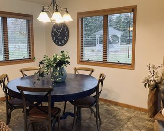 Spacious Lake Home on Jewett Lake - Fergus Falls - Comedor
