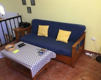 2 BD Apartment with stunning view - Puerto de Santiago - Wohnzimmer