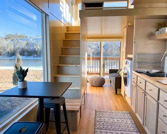 Camp Eddy - Grand Junction - Dining room