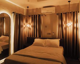 Cozy, Warm, Your home away from home. 10 mins to top spots in the city - Port Harcourt - Bedroom