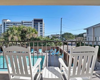 Summer Sands - 105 by Sea Scape Properties - Wrightsville Beach - Balcony