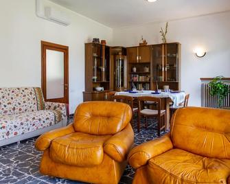 Villetta dei Pini - Puntone - Living room
