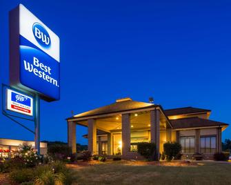 Best Western Ambassador Inn & Suites - Wisconsin Dells - Building