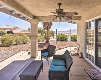 Luxe Home w/ Detached Casita & Furnished Patio! - Bullhead City - Balkon