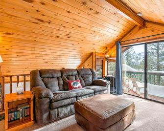 Comfortable Dog-Friendly Home within Walking Distance of Lake - Wooded Setting - Bayfield - Living room