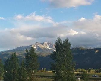 Award Winning Cow Creek Suite: Edge-Of-Town Quiet & Convenience With Great Views - Ridgway - Outdoors view