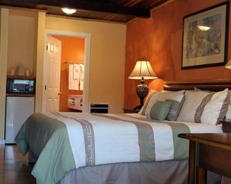 Coast Inn and Spa Fort Bragg - פורט בראג - חדר שינה